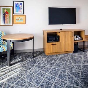 King Room Mobility or hearing accessible